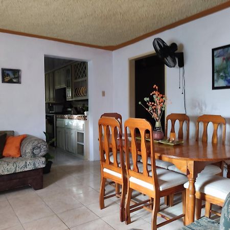 Gables Vacation Rentals With Private Gated Parking Onsite Knockpatrick Экстерьер фото