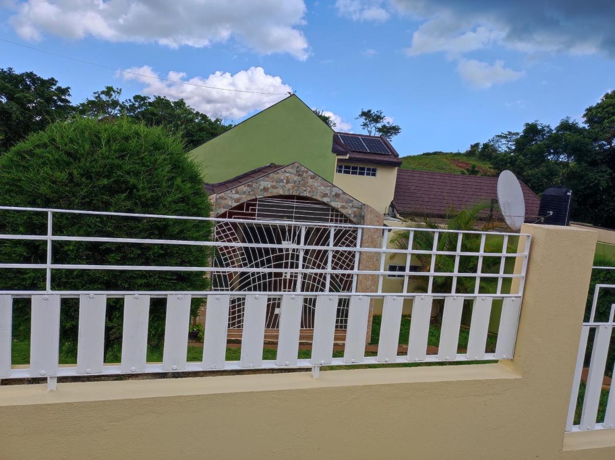 Gables Vacation Rentals With Private Gated Parking Onsite Knockpatrick Экстерьер фото